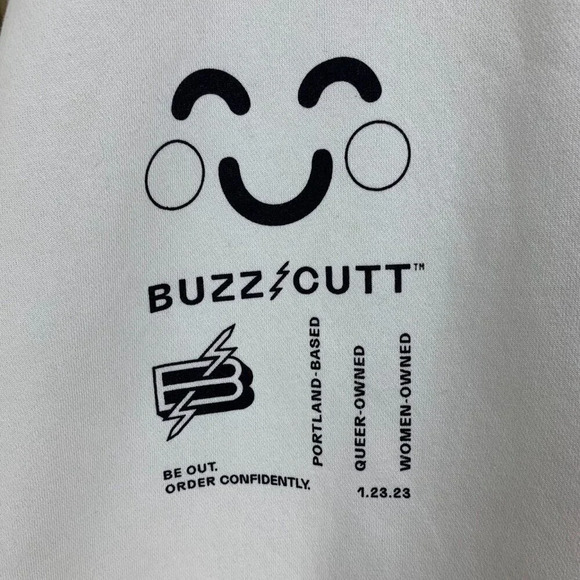Buzz Cutt Men's Portland Queer Crew Neck Long Sleeve Sweatshirt Size M - Picture 6 of 11
